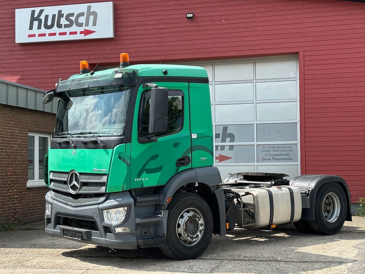 Fahrzeugabbildung Mercedes-Benz Antos 1843LS, kl. Fhs.